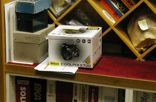 Nikon 5700 Box